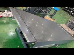 Le niveauur de quai télescopique de 10 tonnes avec cadre métallique sur mesure spéciale