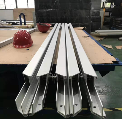 Mechanical Loading Dock Shelter With PVC Febric At Warehouse Loading Dock Bay