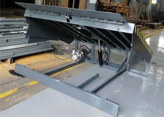 Black Color Electric Dock Leveler Up +400 Down -300 2000*3000 mm Working Platform