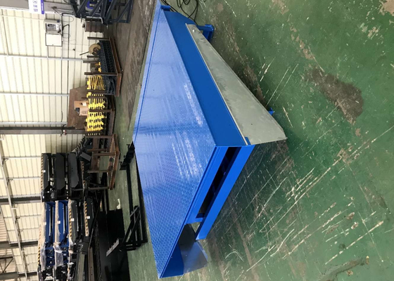 Telescopic Lip Dock Leveler Portable Dock Ramp For Pallet Truck Loading