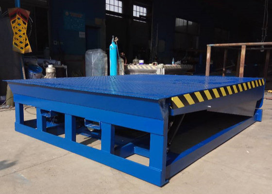 Customization Forklift Hole 6T Electric Dock Leveler For Unloading  450mm Lip length
