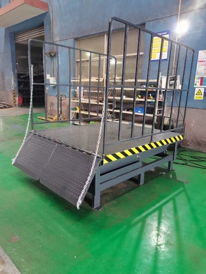 Warehouse Loading/Unloading Hydraulic Dock Lift, Handrail 1000mm For Handling Equipment Or Fork-lift